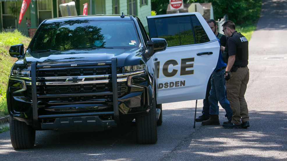 What mental health resources are available for Gadsden police officers?