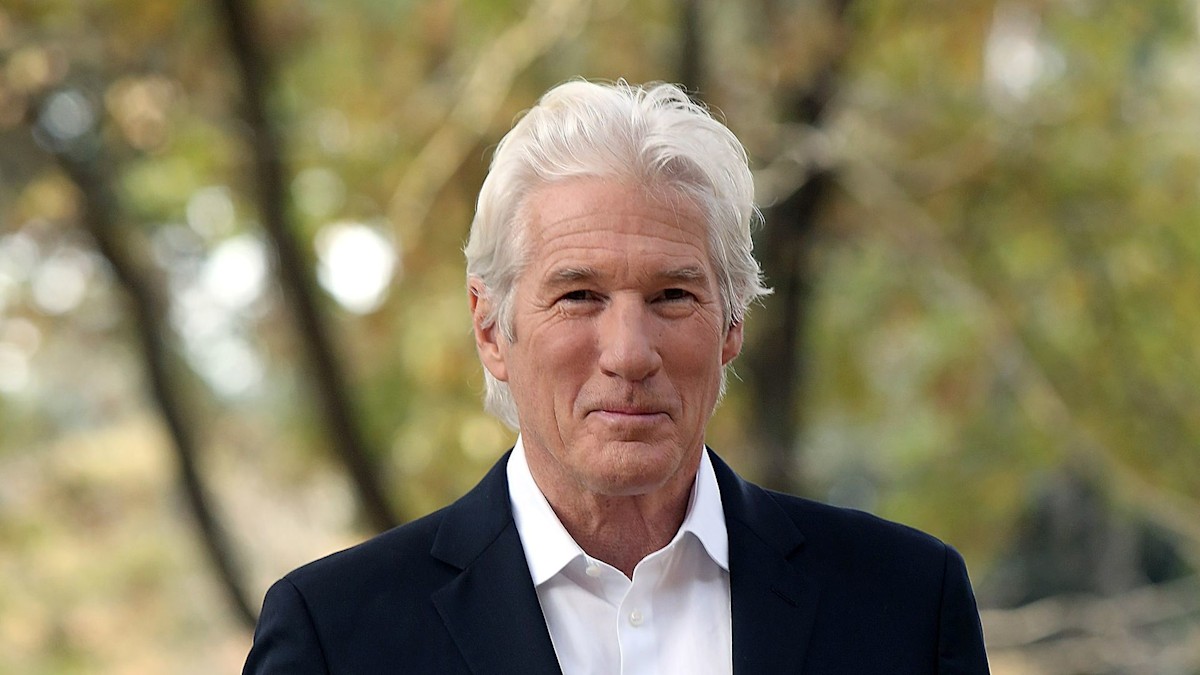 How does Richard Gere maintain his health at 74?