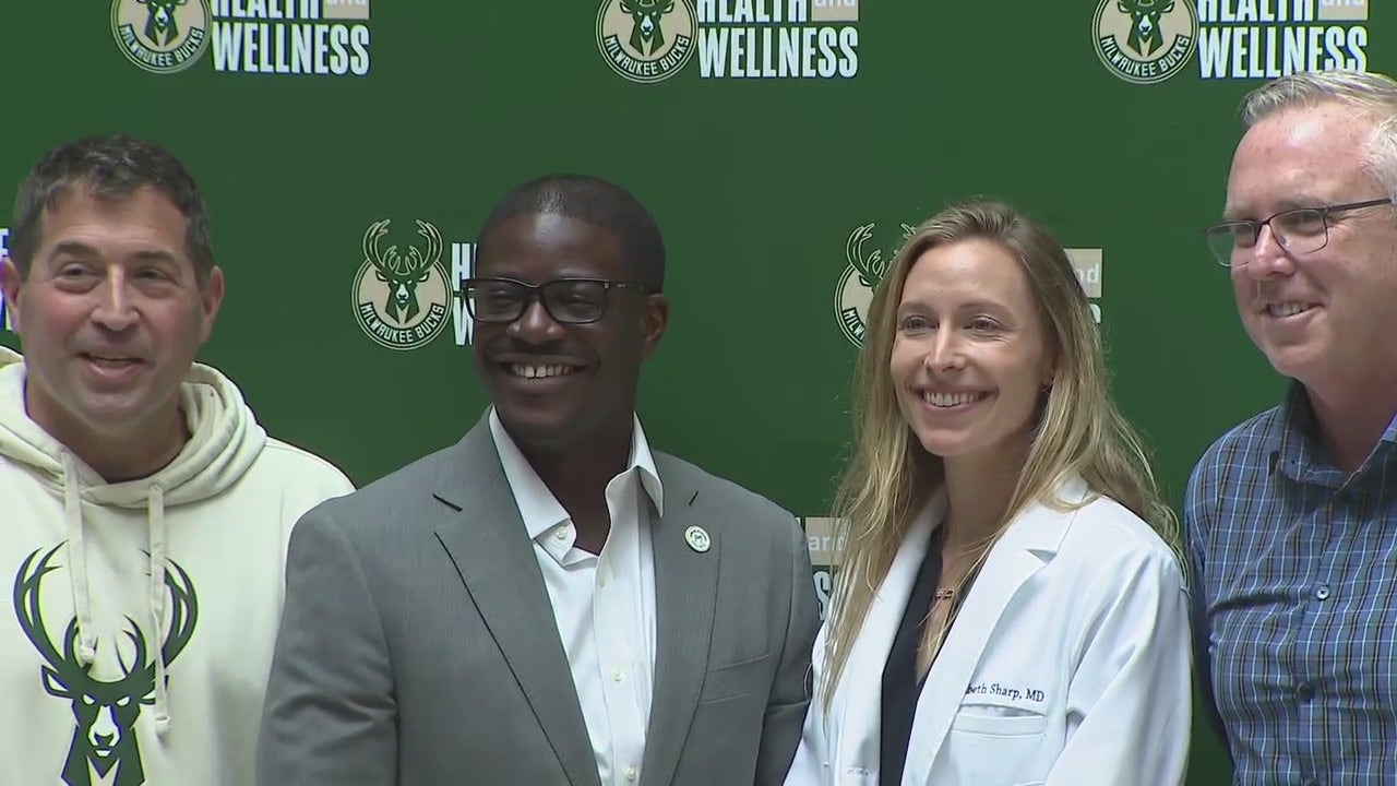 What is the new weight management program by the Milwaukee Bucks?
