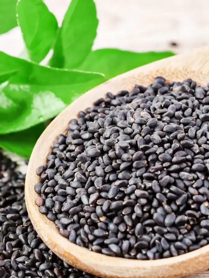 What are the health benefits of soaked tukmaria sabja seeds?