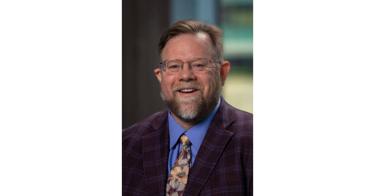 Who is the Chief Information Officer recognized by Becker's Hospital Review?