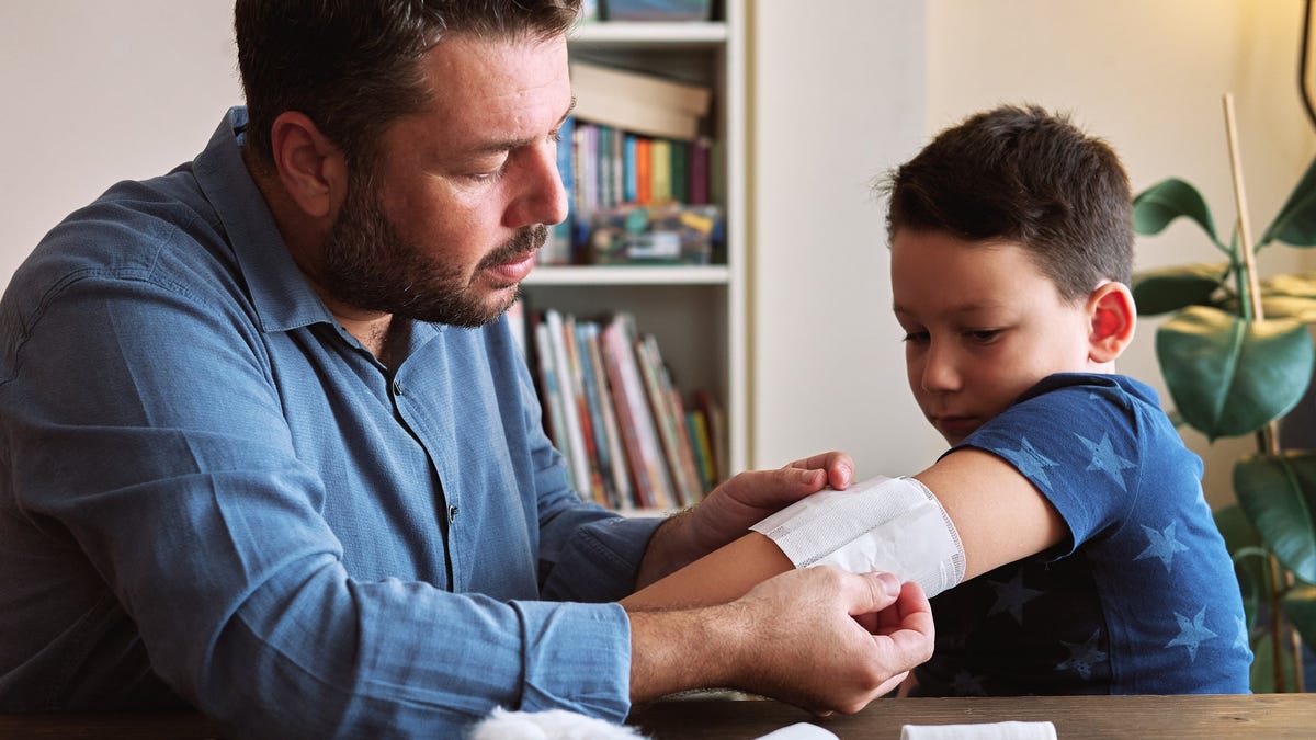 How to tell if a cut is infected?